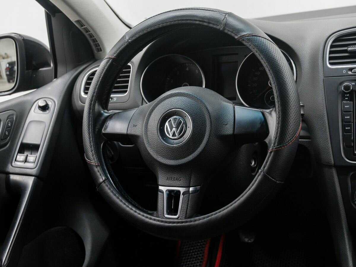 Volkswagen Golf с пробегом — 2009 год. Фото: #11