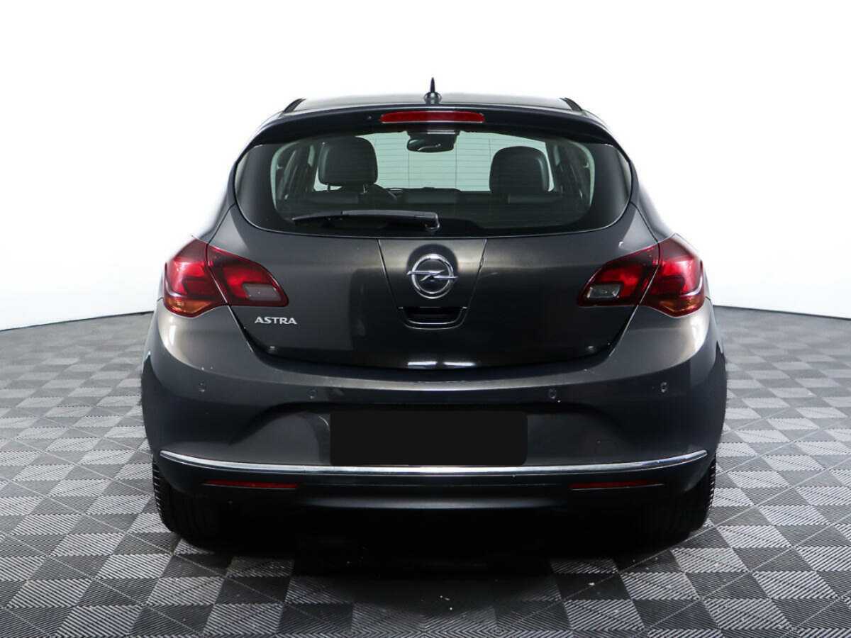 Opel Astra с пробегом — 2012 год. Фото: #5