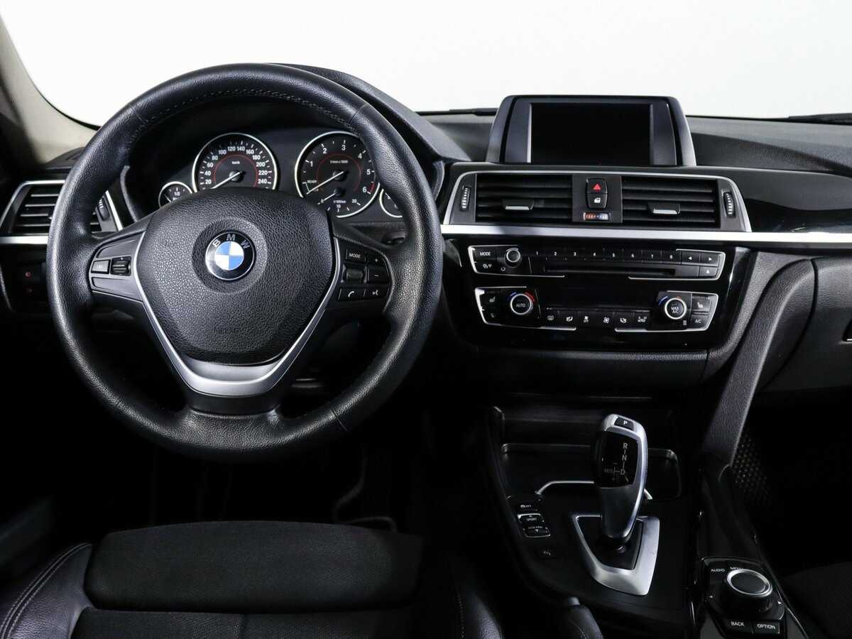 BMW 3 серии с пробегом — 2016 год. Фото: #11
