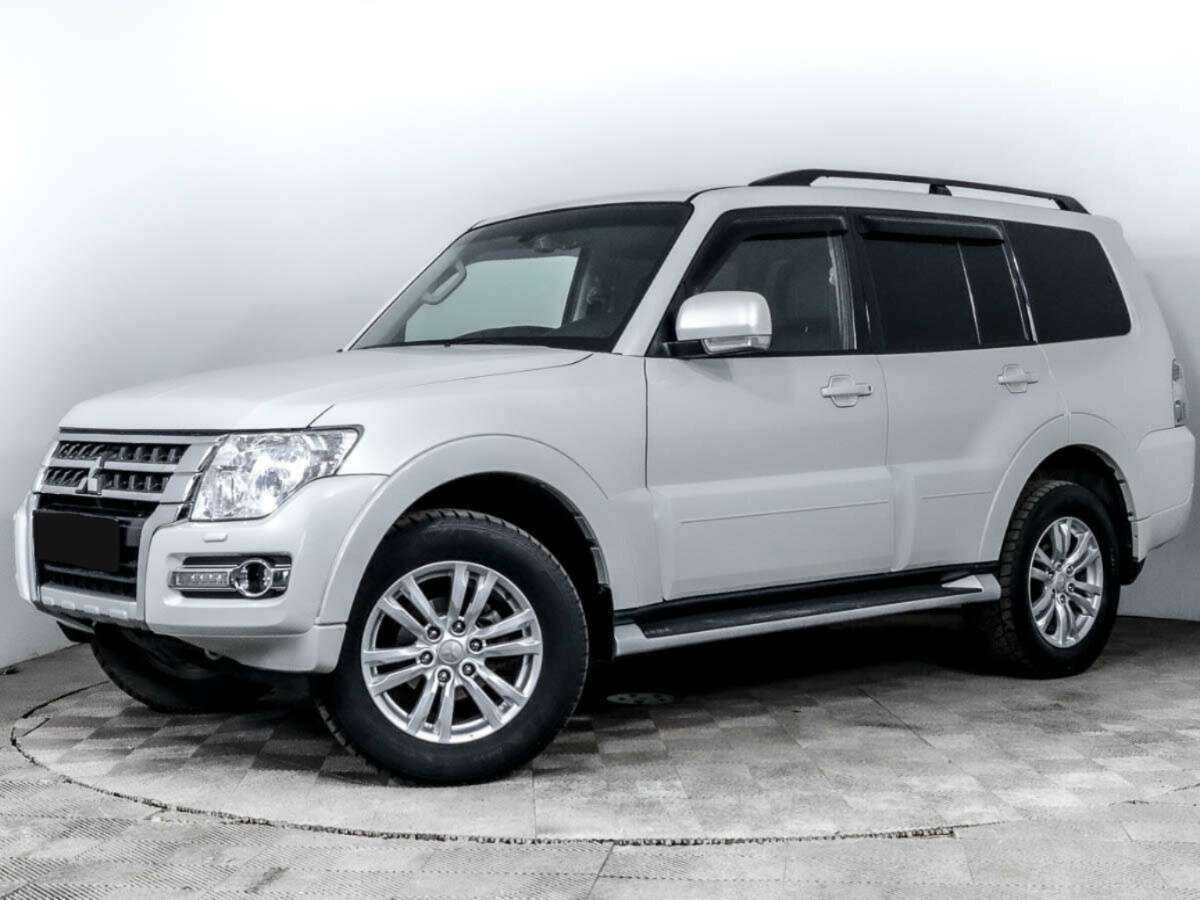 Mitsubishi Pajero с пробегом — 2015 год. Посмотреть фото