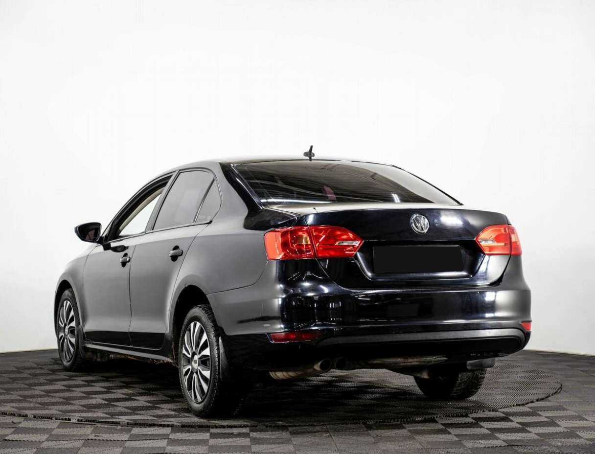 Volkswagen Jetta с пробегом — 2011 год. Фото: #3