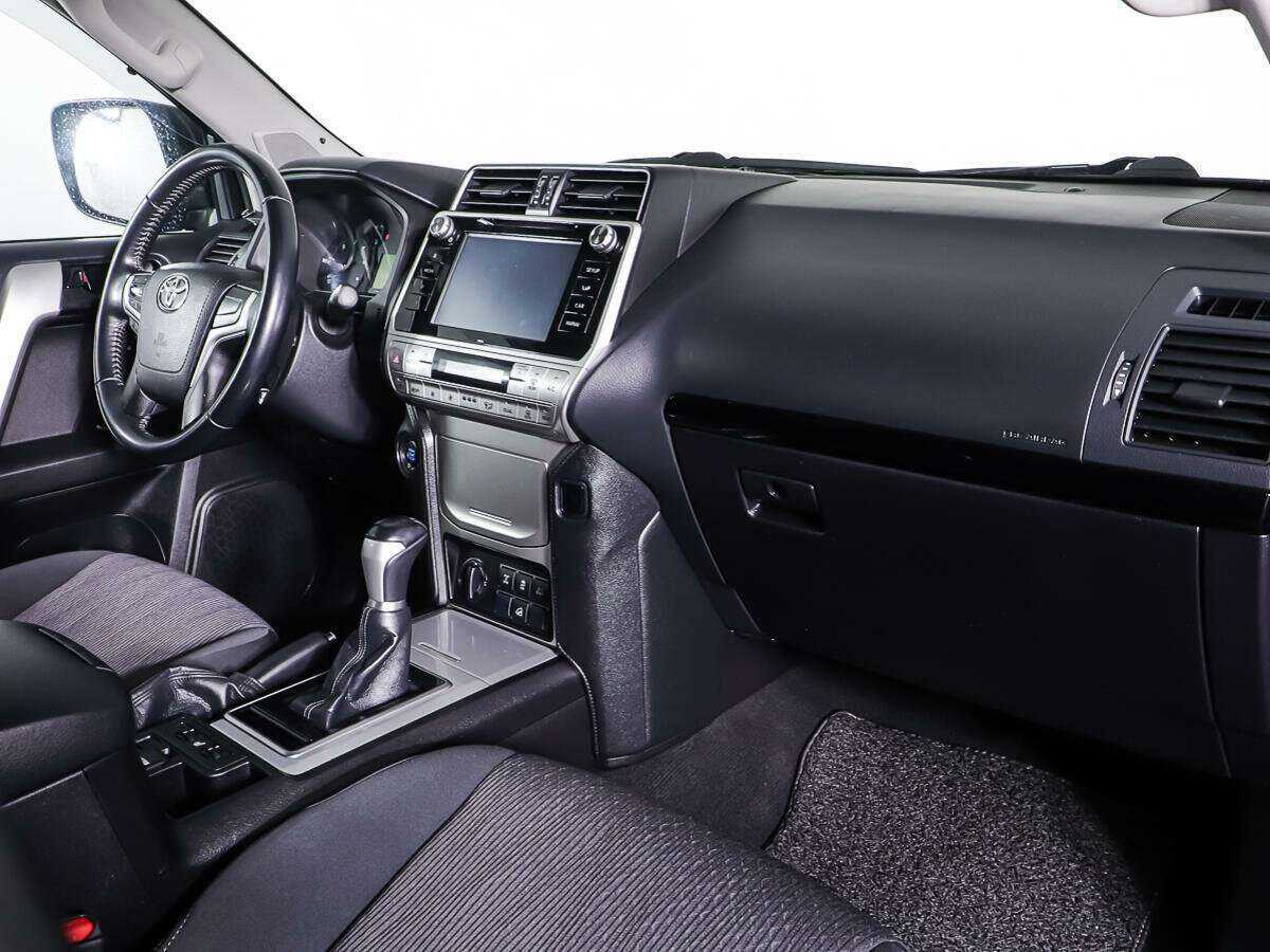 Toyota Land Cruiser Prado с пробегом — 2017 год. Фото: #8