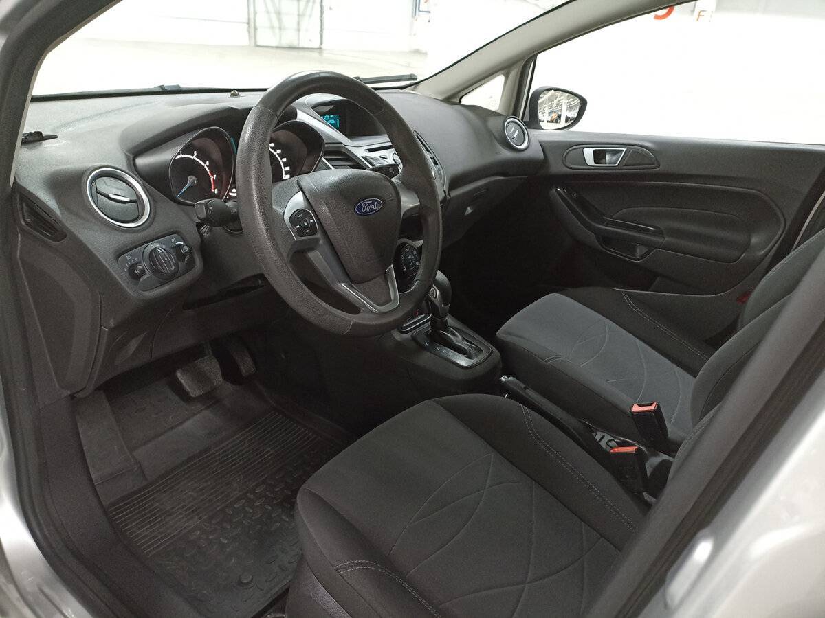Ford Fiesta с пробегом — 2015 год. Фото: #14