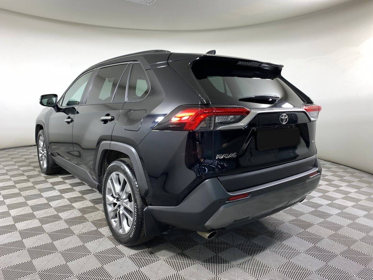 Toyota RAV4 с пробегом — 2020 год. Фото: #6
