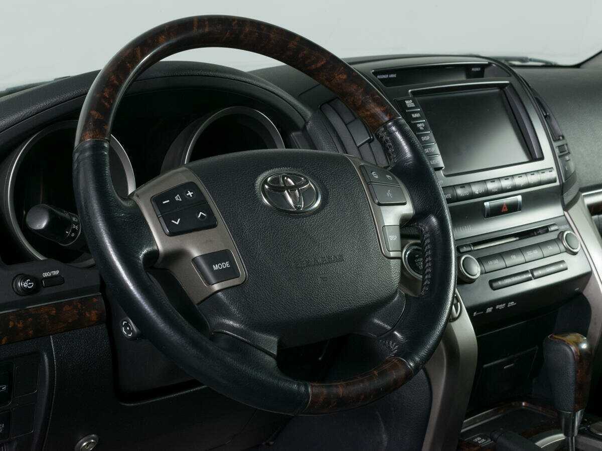 Toyota Land Cruiser с пробегом — 2010 год. Фото: #15