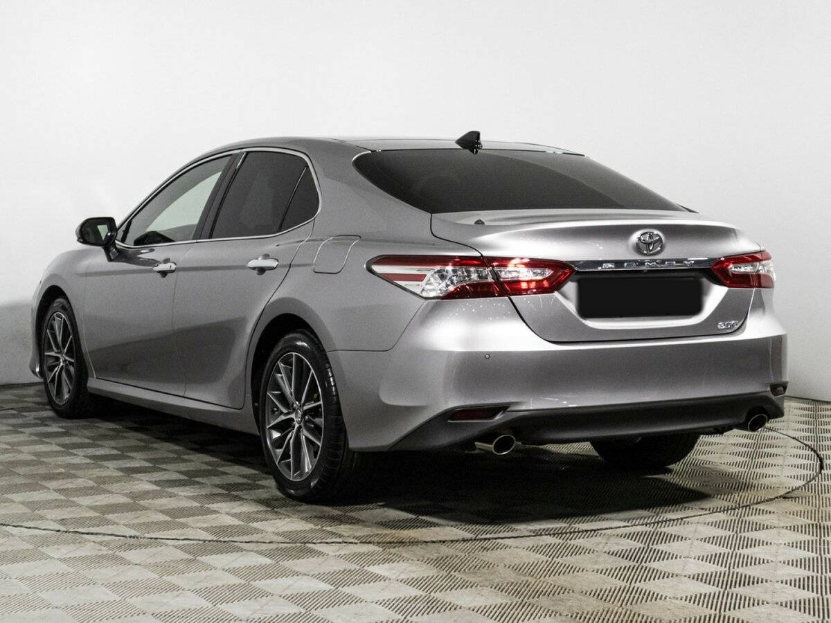 Toyota Camry с пробегом — 2022 год. Фото: #6