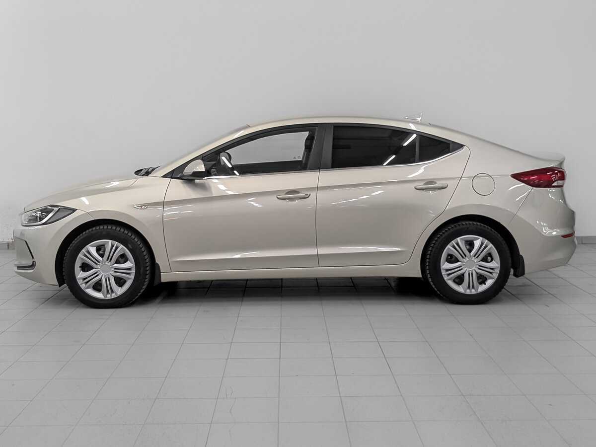 Hyundai Elantra с пробегом — 2017 год. Фото: #7