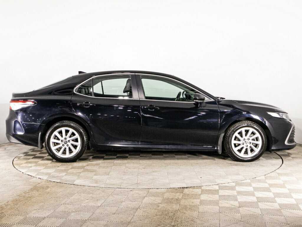 Toyota Camry с пробегом — 2021 год. Фото: #3