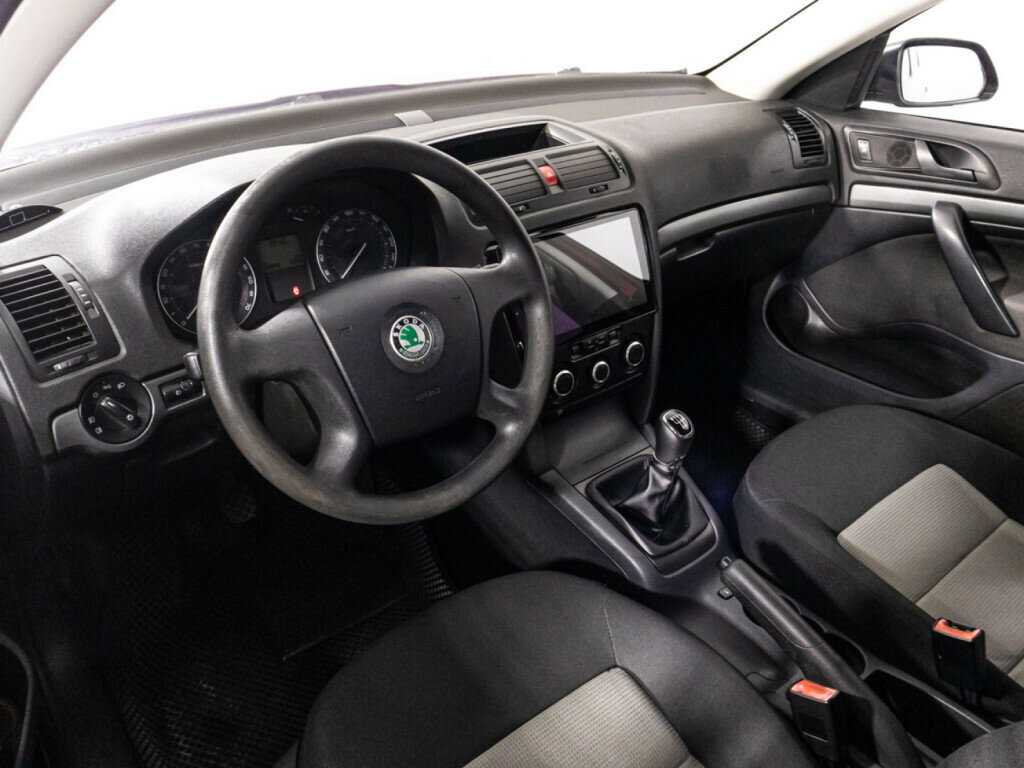 Skoda Octavia с пробегом — 2008 год. Фото: #10