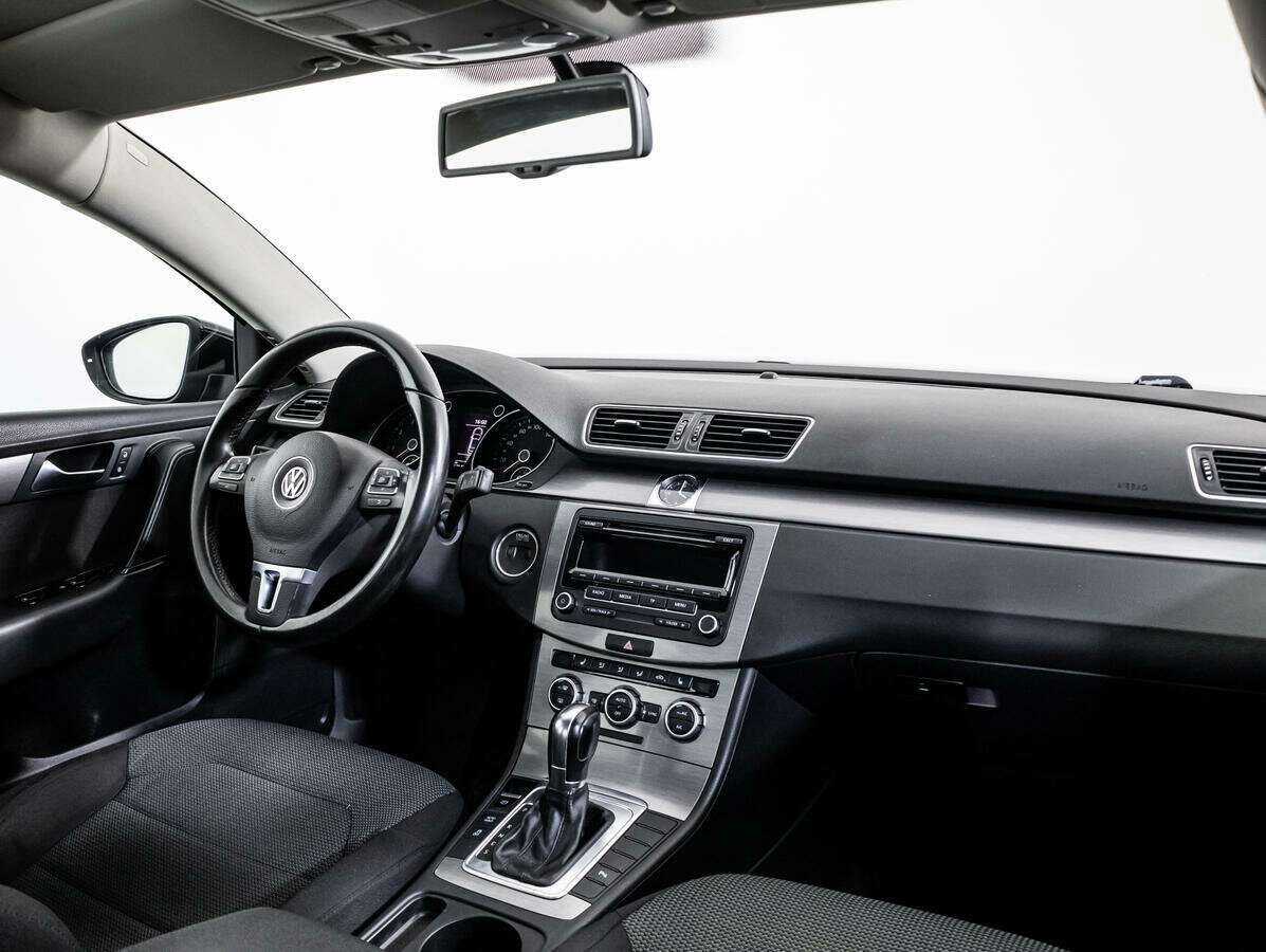 Volkswagen Passat с пробегом — 2012 год. Фото: #8
