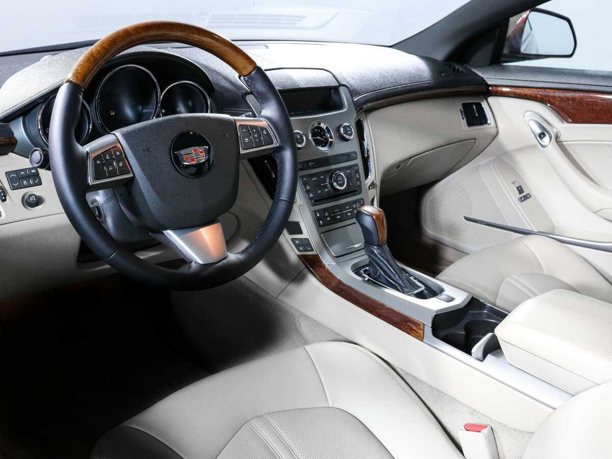Cadillac CTS с пробегом — 2011 год. Фото: #13