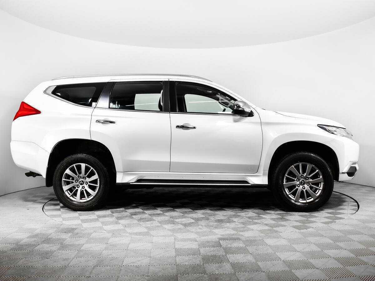 Mitsubishi Pajero Sport с пробегом — 2019 год. Фото: #3
