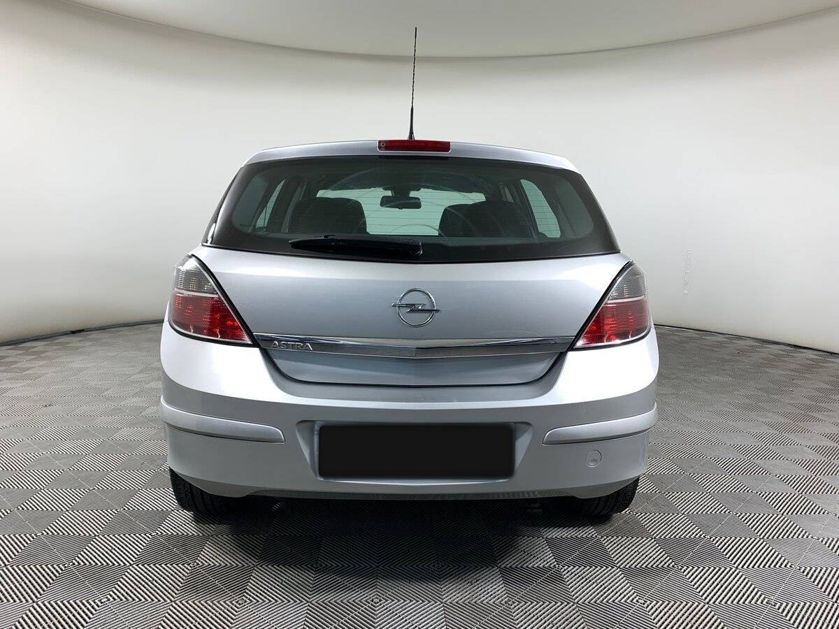 Opel Astra с пробегом — 2010 год. Фото: #5