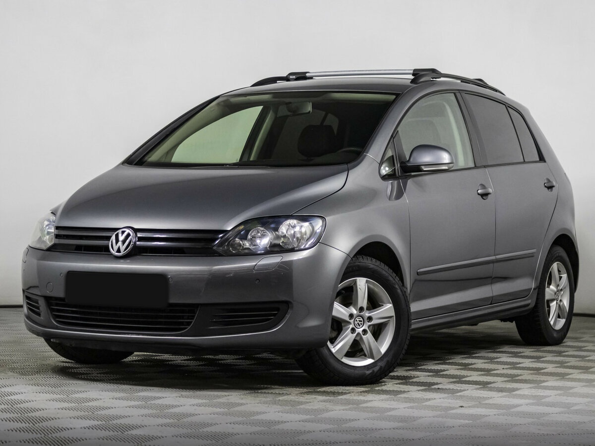 Volkswagen Golf Plus с пробегом — 2013 год. Фото: #0