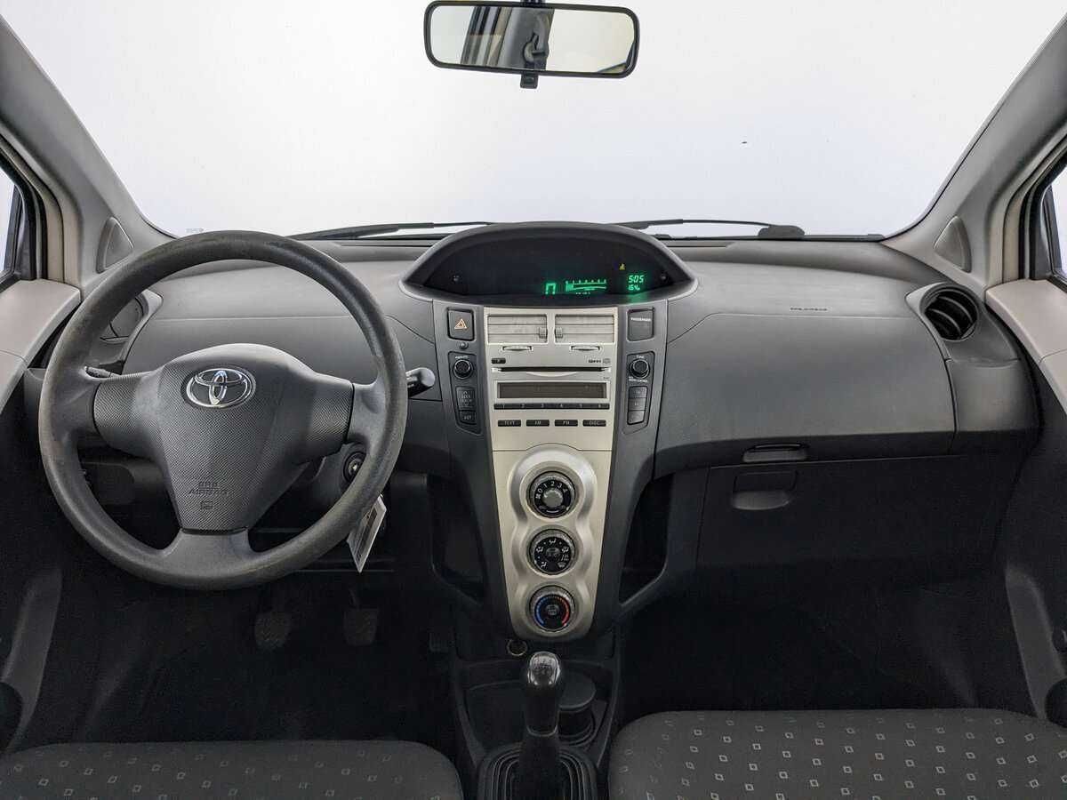 Toyota Yaris с пробегом — 2007 год. Фото: #11