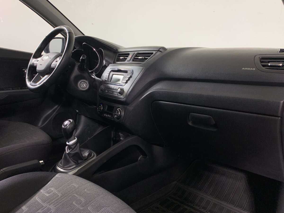Kia Rio с пробегом — 2012 год. Фото: #13