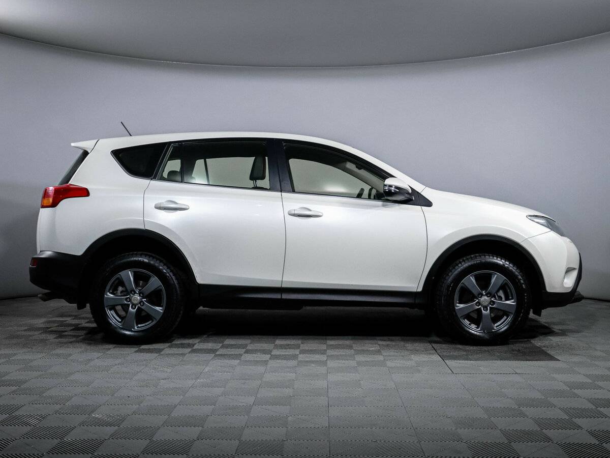 Toyota RAV4 с пробегом — 2013 год. Фото: #3