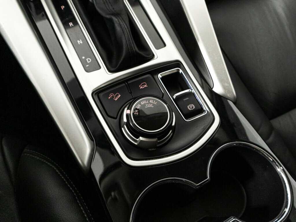 Mitsubishi Pajero Sport с пробегом — 2016 год. Фото: #19