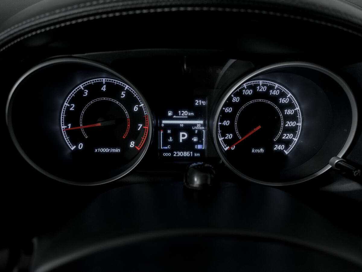 Mitsubishi Outlander с пробегом — 2011 год. Фото: #10