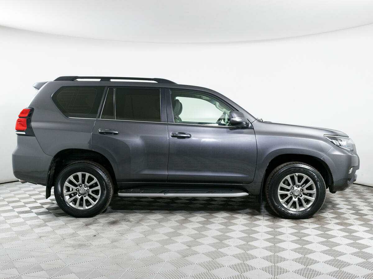 Toyota Land Cruiser Prado с пробегом — 2018 год. Фото: #3