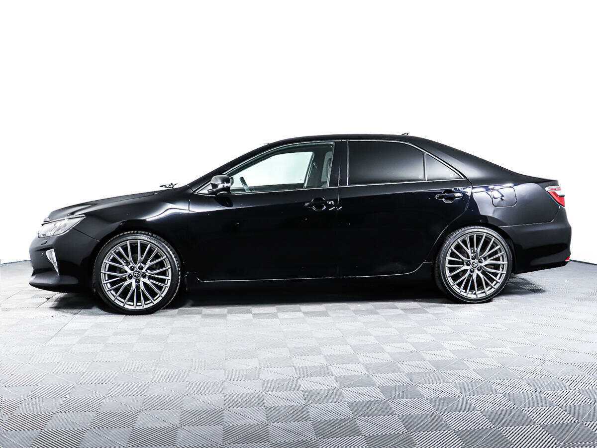 Toyota Camry с пробегом — 2017 год. Фото: #7