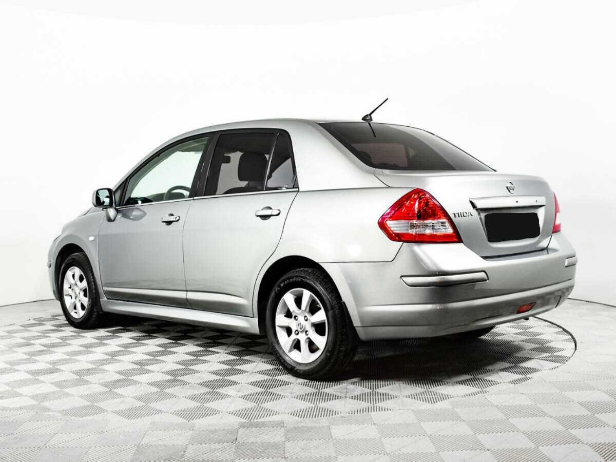 Nissan Tiida с пробегом — 2013 год. Фото: #6
