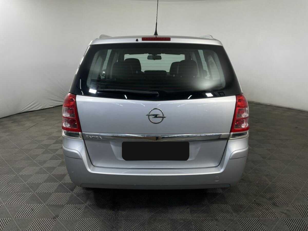 Opel Zafira с пробегом — 2012 год. Фото: #2