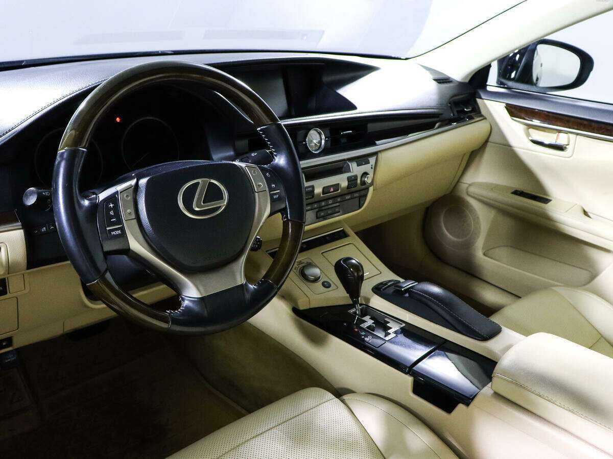 Lexus ES с пробегом — 2013 год. Фото: #11