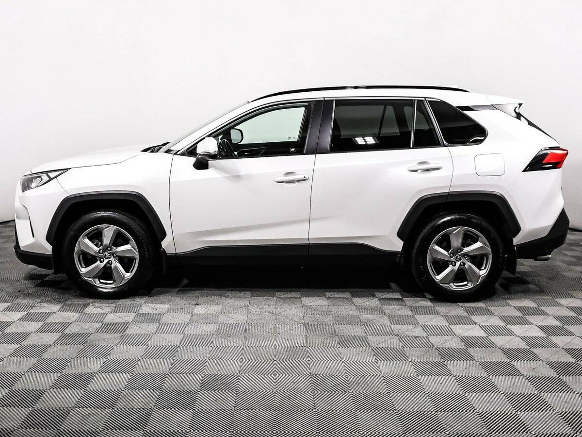 Toyota RAV4 с пробегом — 2021 год. Фото: #7