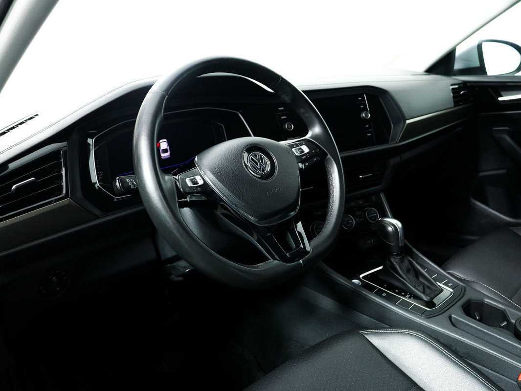 Volkswagen Jetta с пробегом — 2020 год. Фото: #12