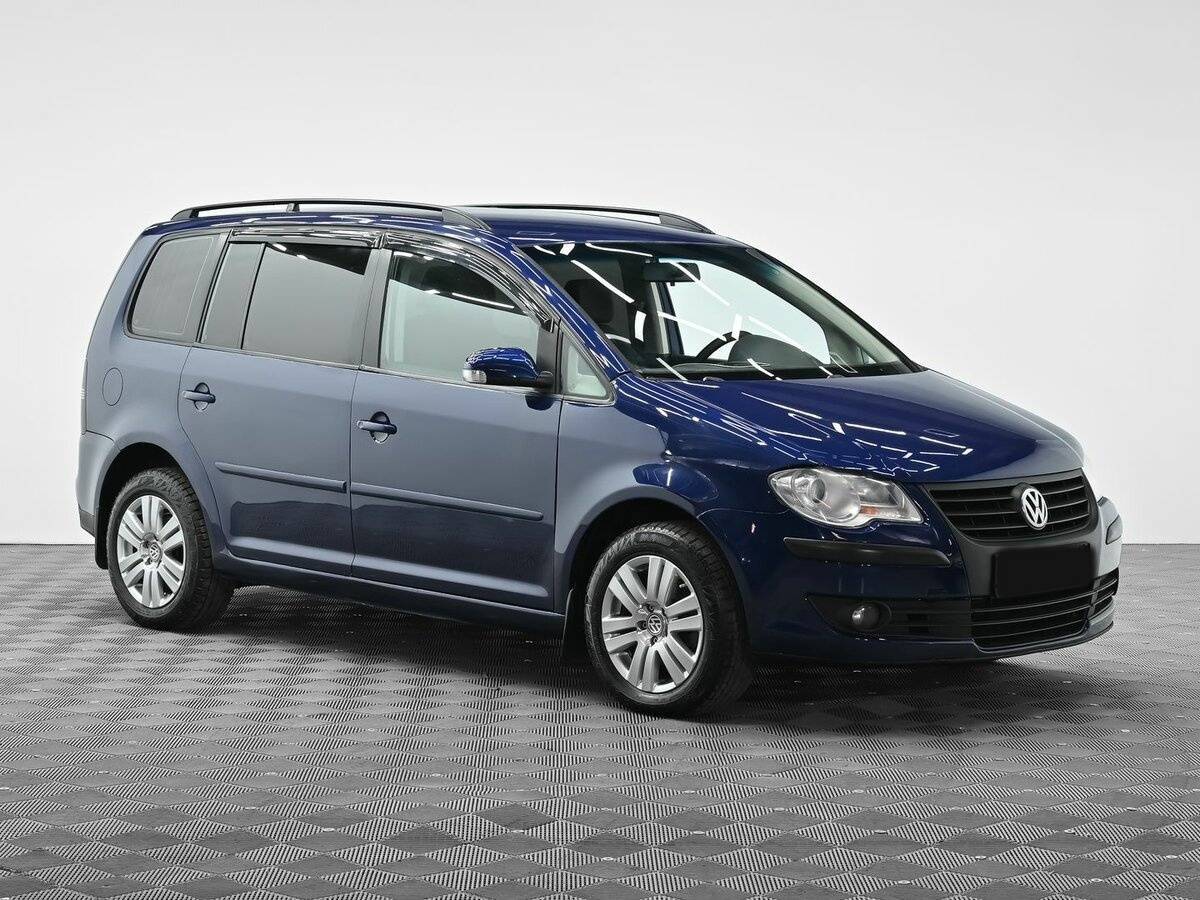 Volkswagen Touran с пробегом — 2007 год. Фото: #1