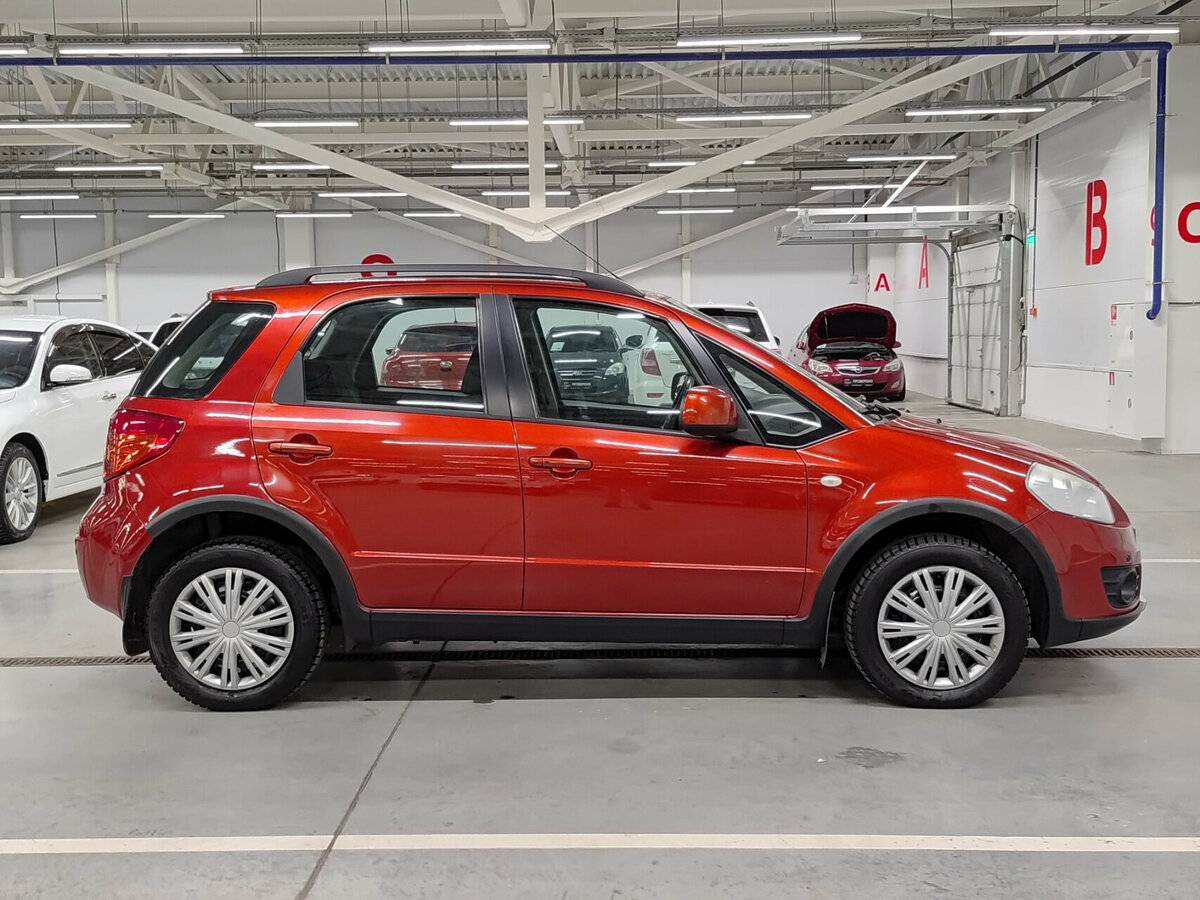 Suzuki SX4 с пробегом — 2011 год. Фото: #3