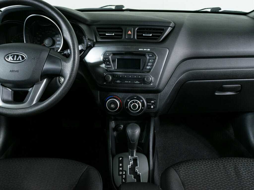 Kia Rio с пробегом — 2012 год. Фото: #8
