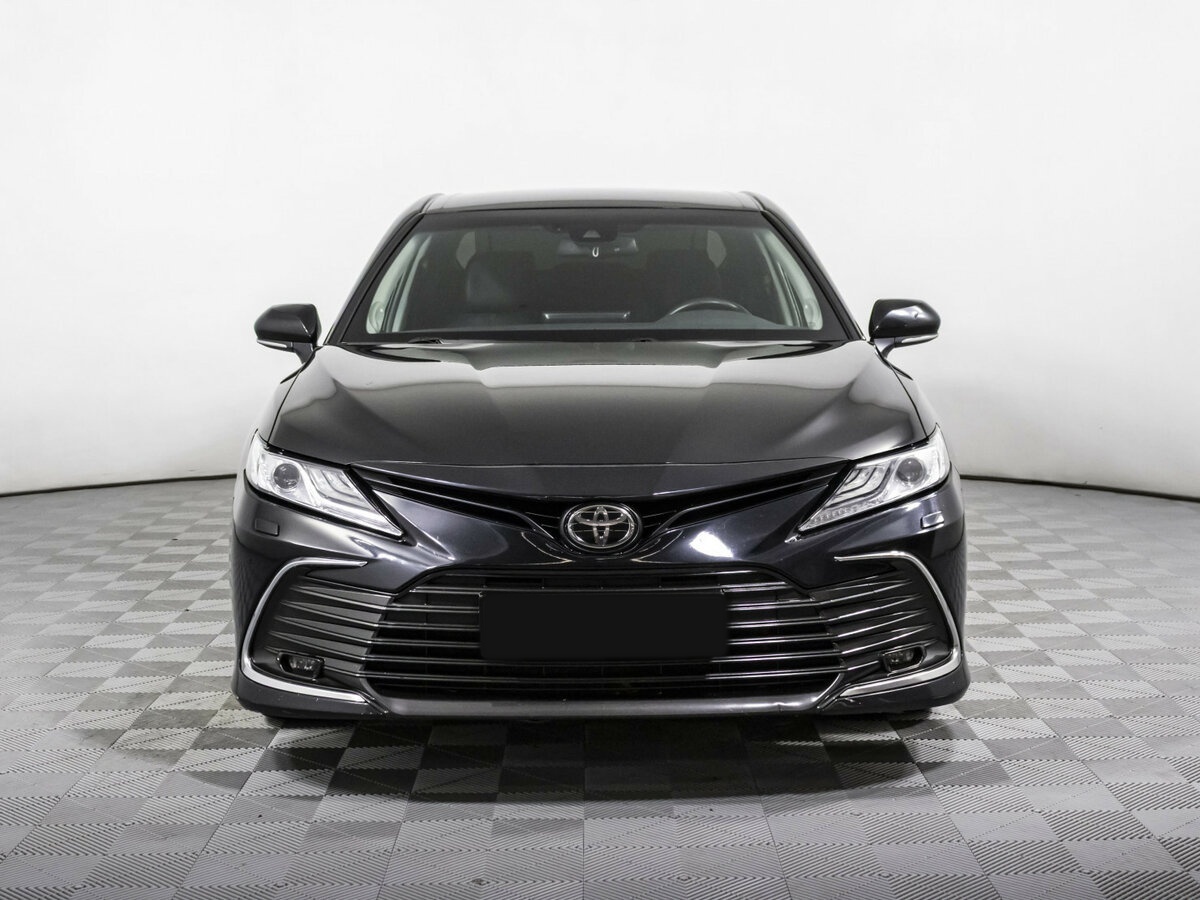Toyota Camry с пробегом — 2021 год. Фото: #1