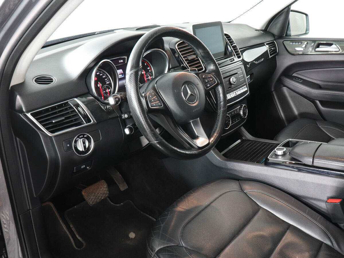 Mercedes-Benz GLE с пробегом — 2017 год. Фото: #8