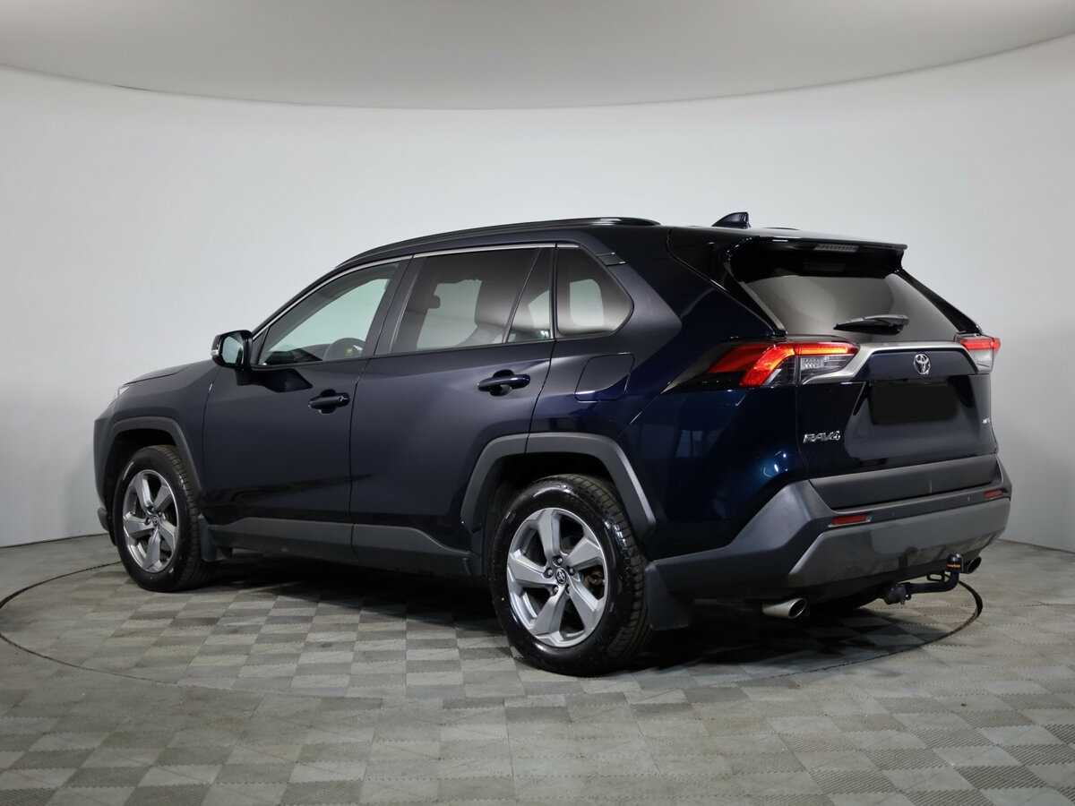 Toyota RAV4 с пробегом — 2019 год. Фото: #6