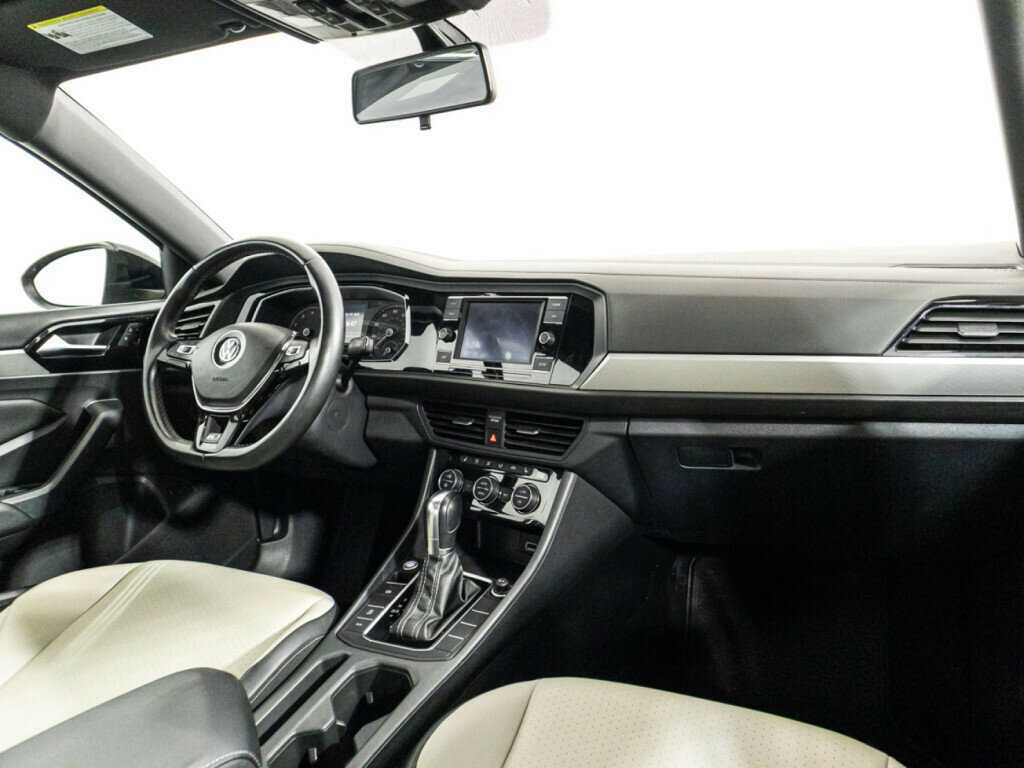 Volkswagen Jetta с пробегом — 2018 год. Фото: #8