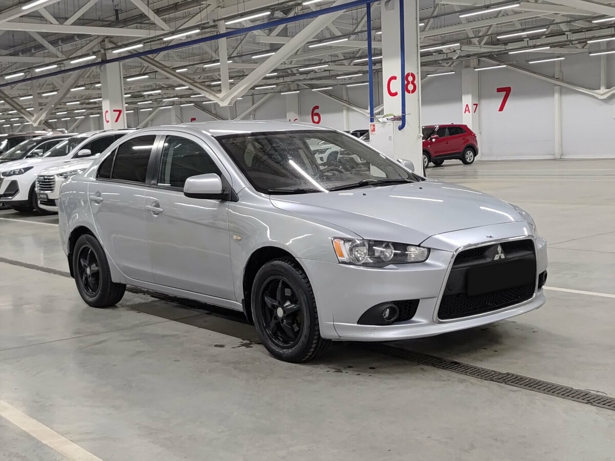 Mitsubishi Lancer с пробегом — 2011 год. Фото: #2