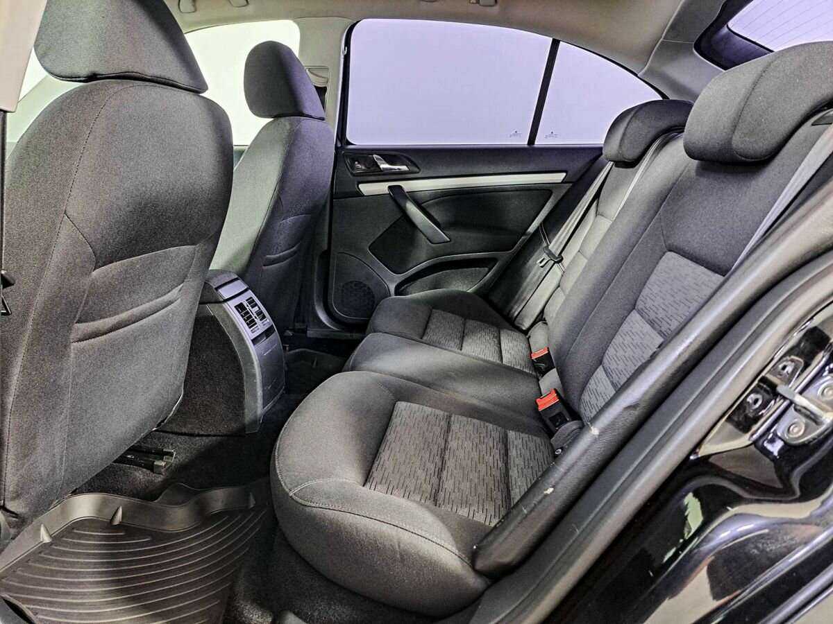 Skoda Octavia с пробегом — 2011 год. Фото: #9