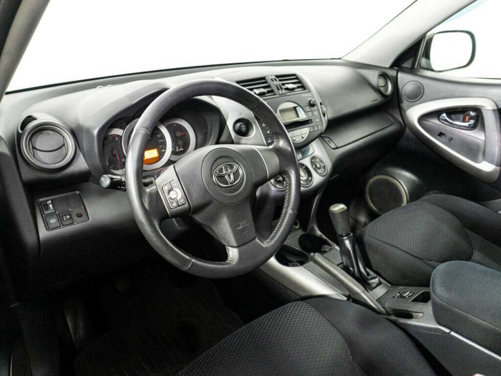 Toyota RAV4 с пробегом — 2007 год. Фото: #10