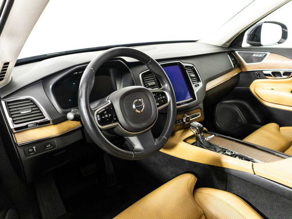 Volvo XC90 с пробегом — 2015 год. Фото: #10