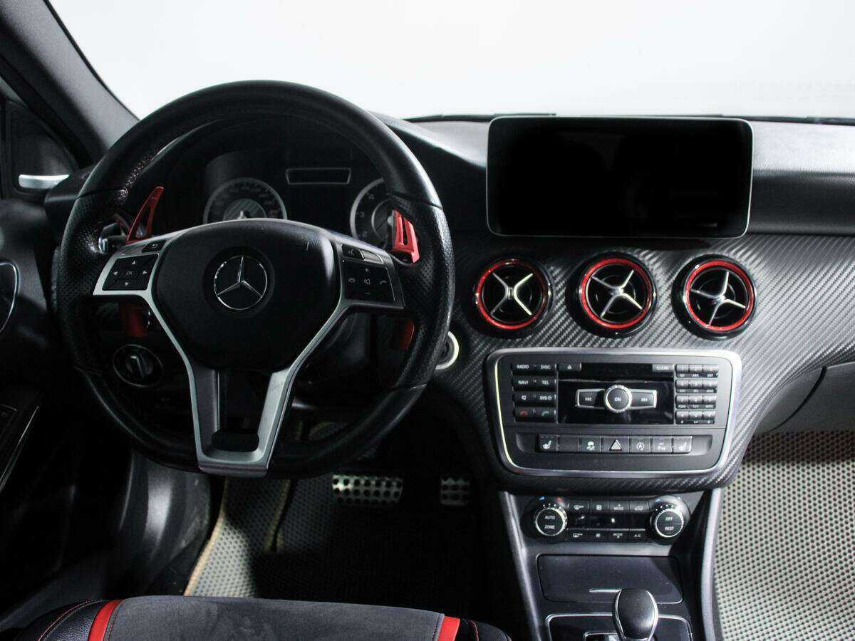 Mercedes-Benz A-Класс AMG с пробегом — 2015 год. Фото: #9