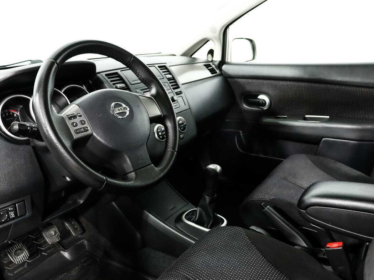 Nissan Tiida с пробегом — 2011 год. Фото: #6