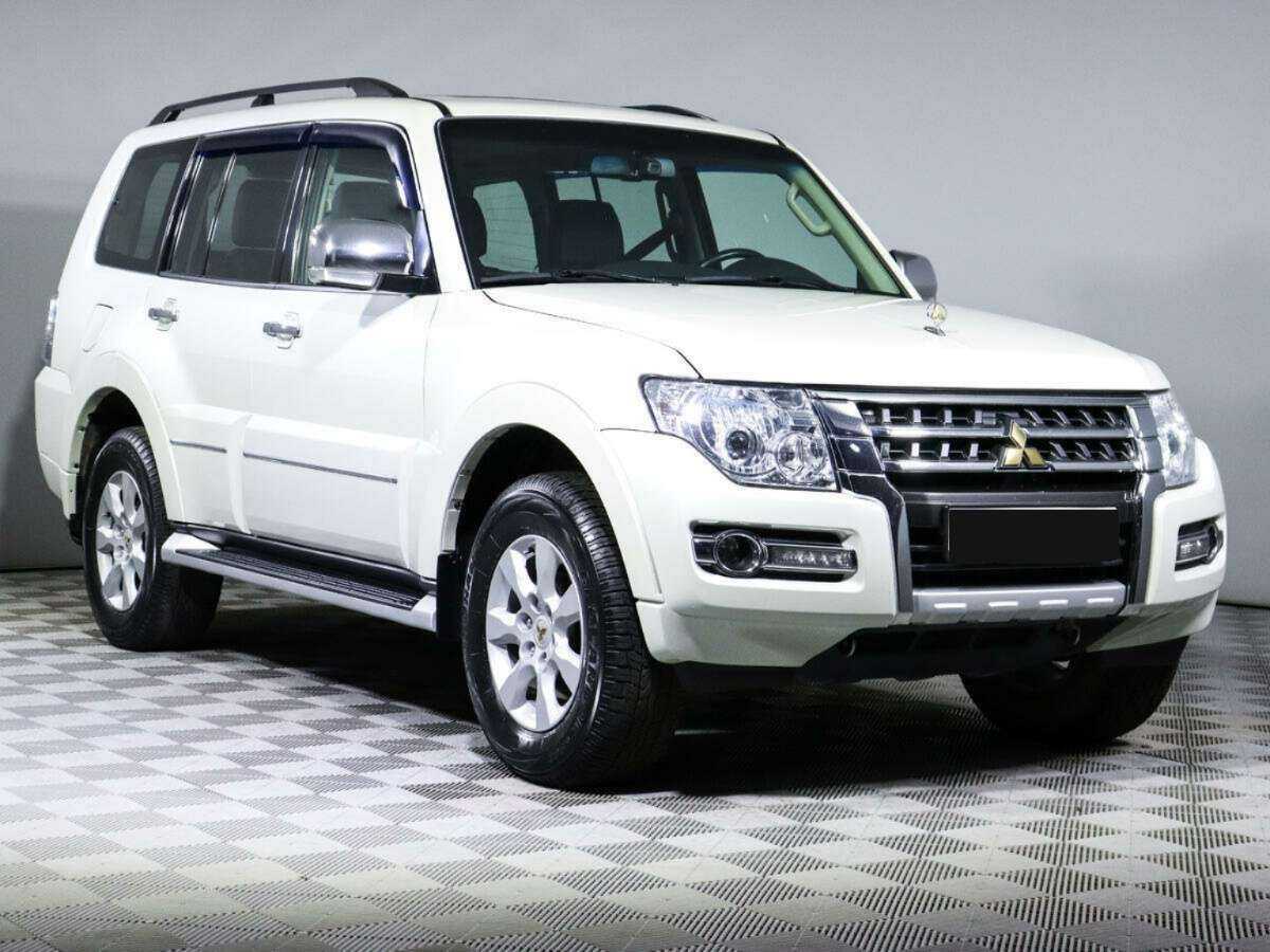 Mitsubishi Pajero с пробегом — 2021 год. Фото: #2