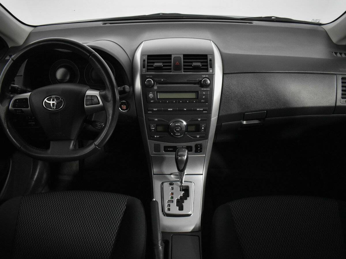 Toyota Corolla с пробегом — 2011 год. Фото: #9