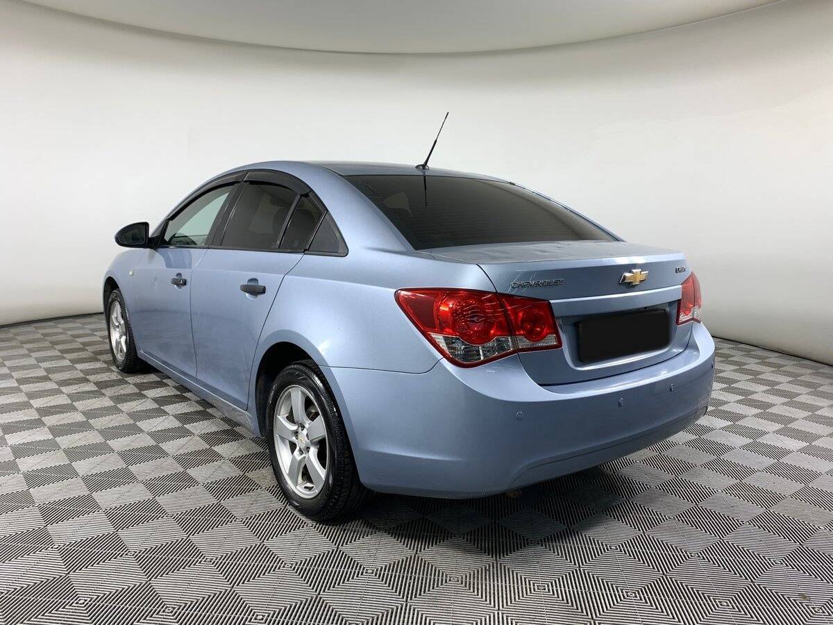 Chevrolet Cruze с пробегом — 2010 год. Фото: #6