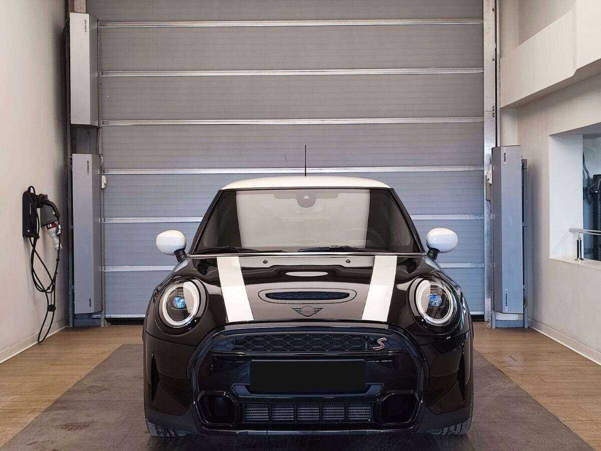 Mini Hatch с пробегом — 2021 год. Фото: #1