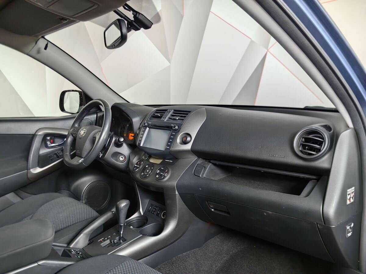 Toyota RAV4 с пробегом — 2011 год. Фото: #8