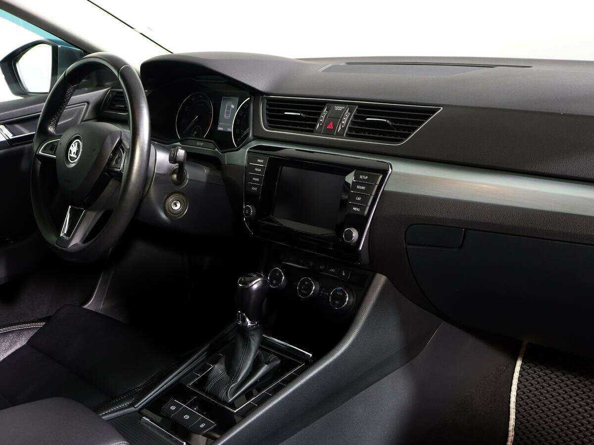 Skoda Superb с пробегом — 2015 год. Фото: #7