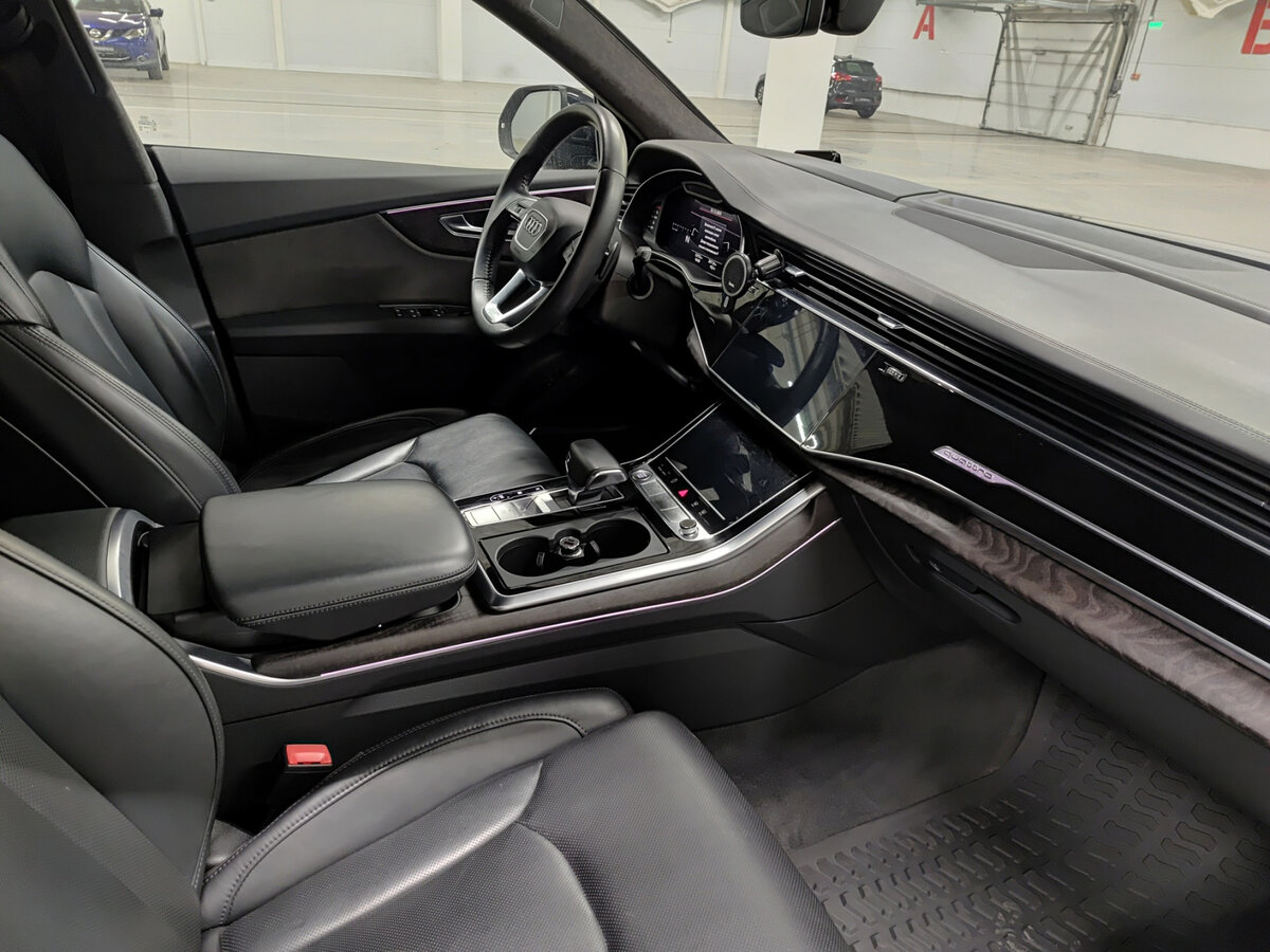 Audi Q8 с пробегом — 2019 год. Фото: #10